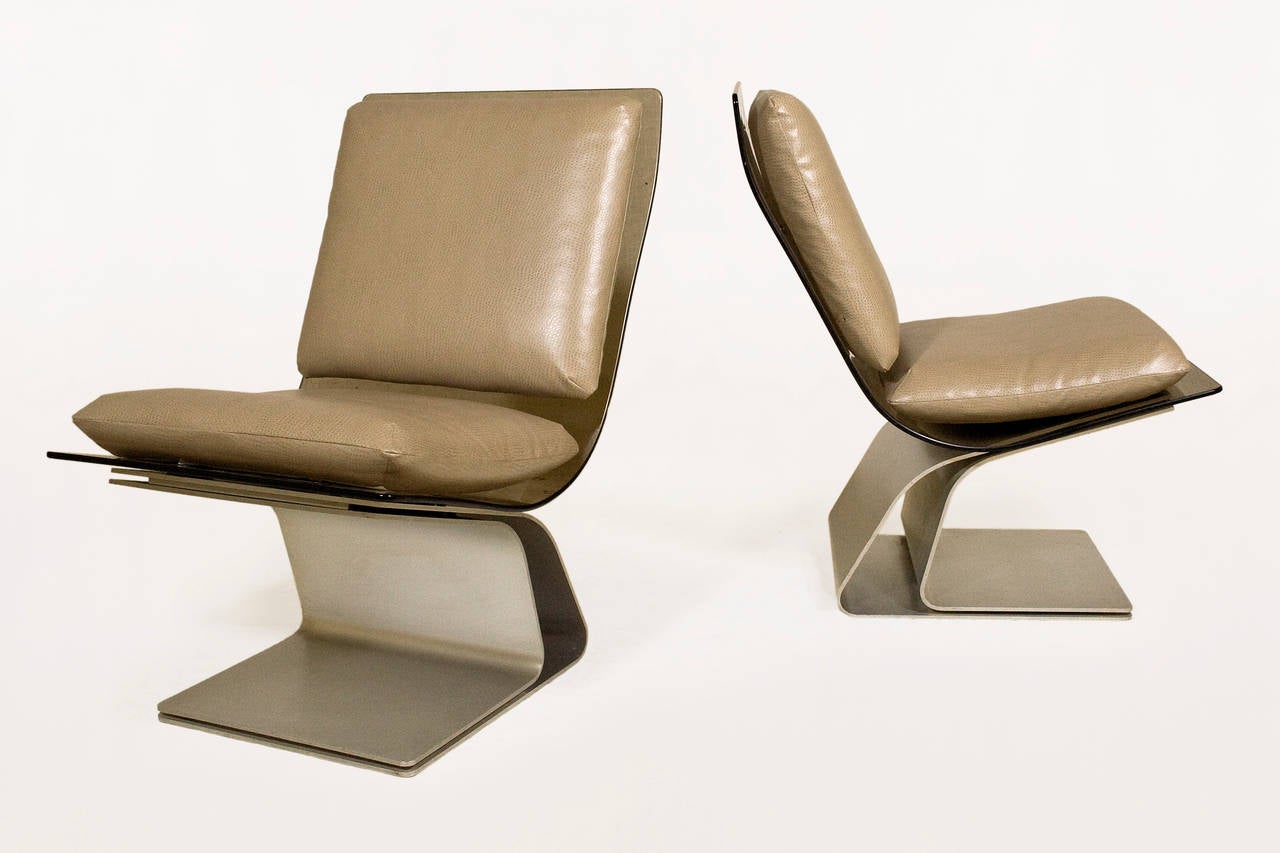 Pair of Maison Jansen Slipper Chairs
Rare, Base in Steel and St Gobain Glass with Pleather Upholstery
Circa 1970, France
Beautiful Modern Design and Very Confortable
Excellent Condition