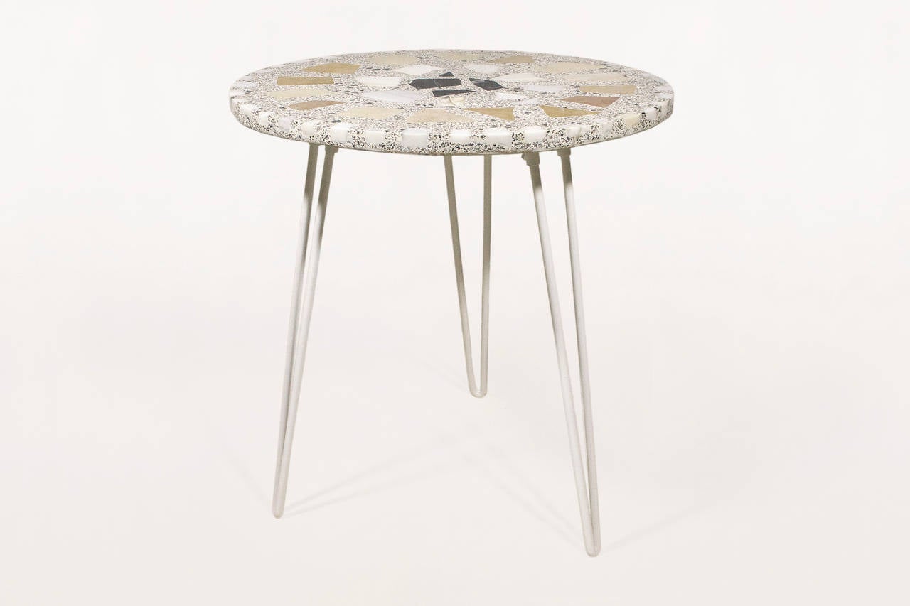 Terrazzo marble gueridon table.
Stylized white lacquered three-leg table.
Re-polished and re-lacquered.
France, circa 1960.
Excellent vintage condition.