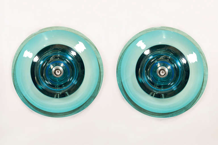 Pair of sconces by Venini for Pierre Cardin, Murano, circa 1970`s.
Blue glass, painted metal and mirror.
Excellent condition, rewired.