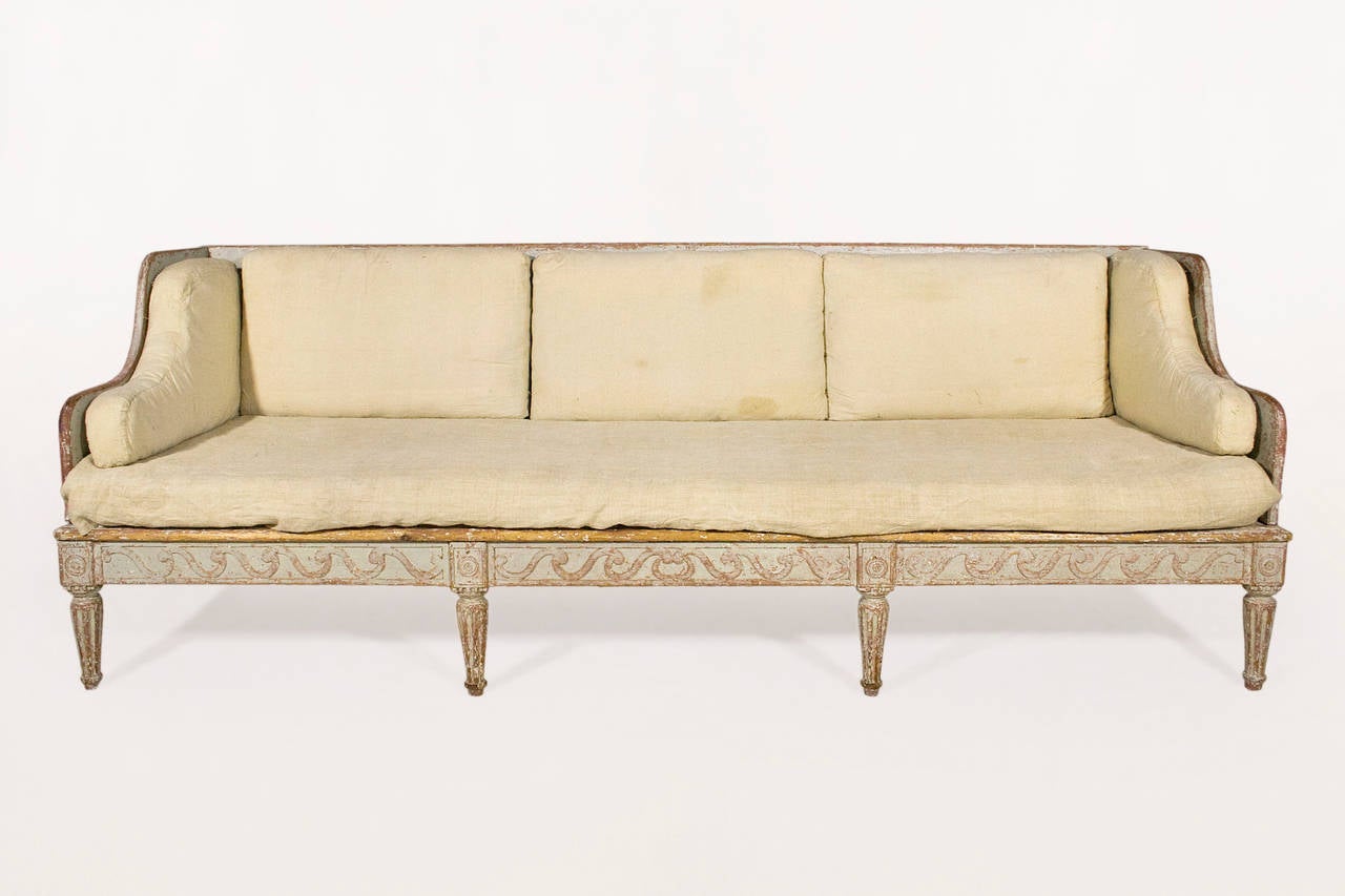 Magnificent, rare, large and elegant 18th century Swedish sofa.
Original condition.
Original paint.
Beautiful patina.
Very large and deep.
Comfortable.
Needs to be upholstered.
Very good original condition.
