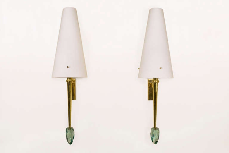 Roberto Giulio Rida style pair of sconces
Gem-shaped, cut glass, brass base and opaline shades
Elegant pair
Excellent condition