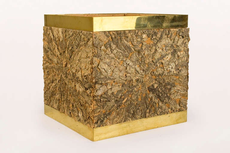 Brass and cork decorative box by Gabriella Crespi
Brass and cork.
Signed
circa 1970, Italy
Very good vintage condition.