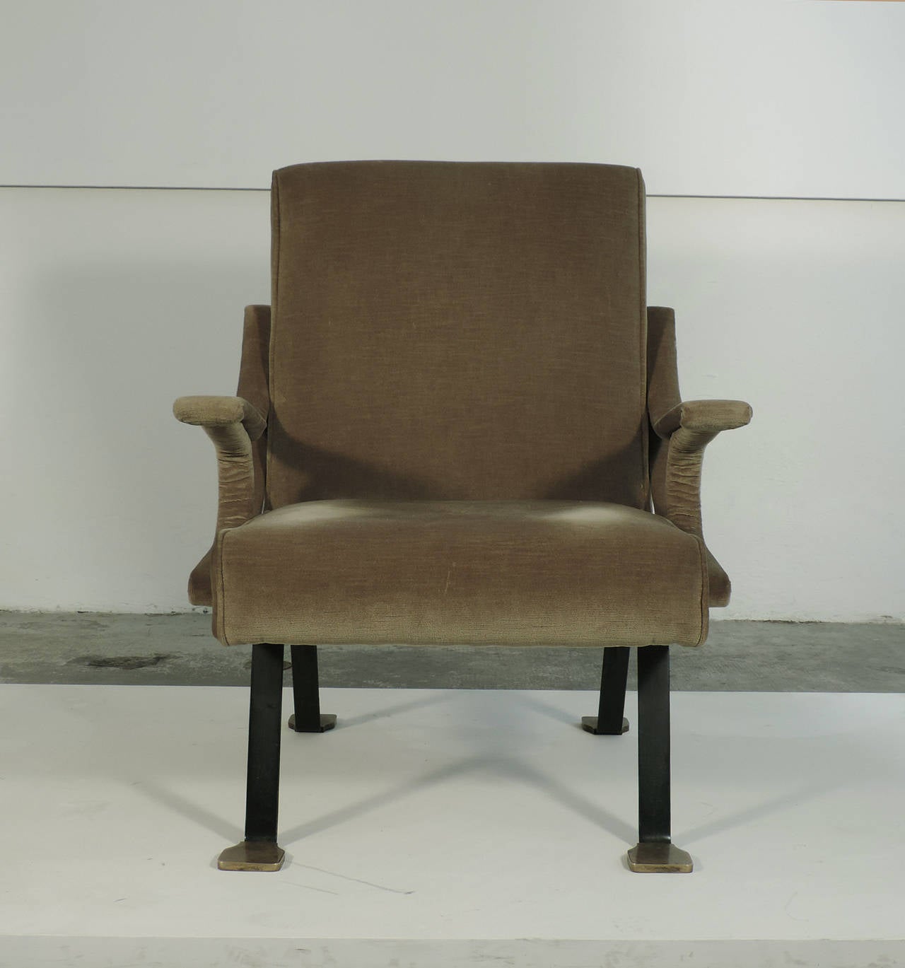 Ignazio Gardella Pair of "Digamma" Armchairs for Gavina
