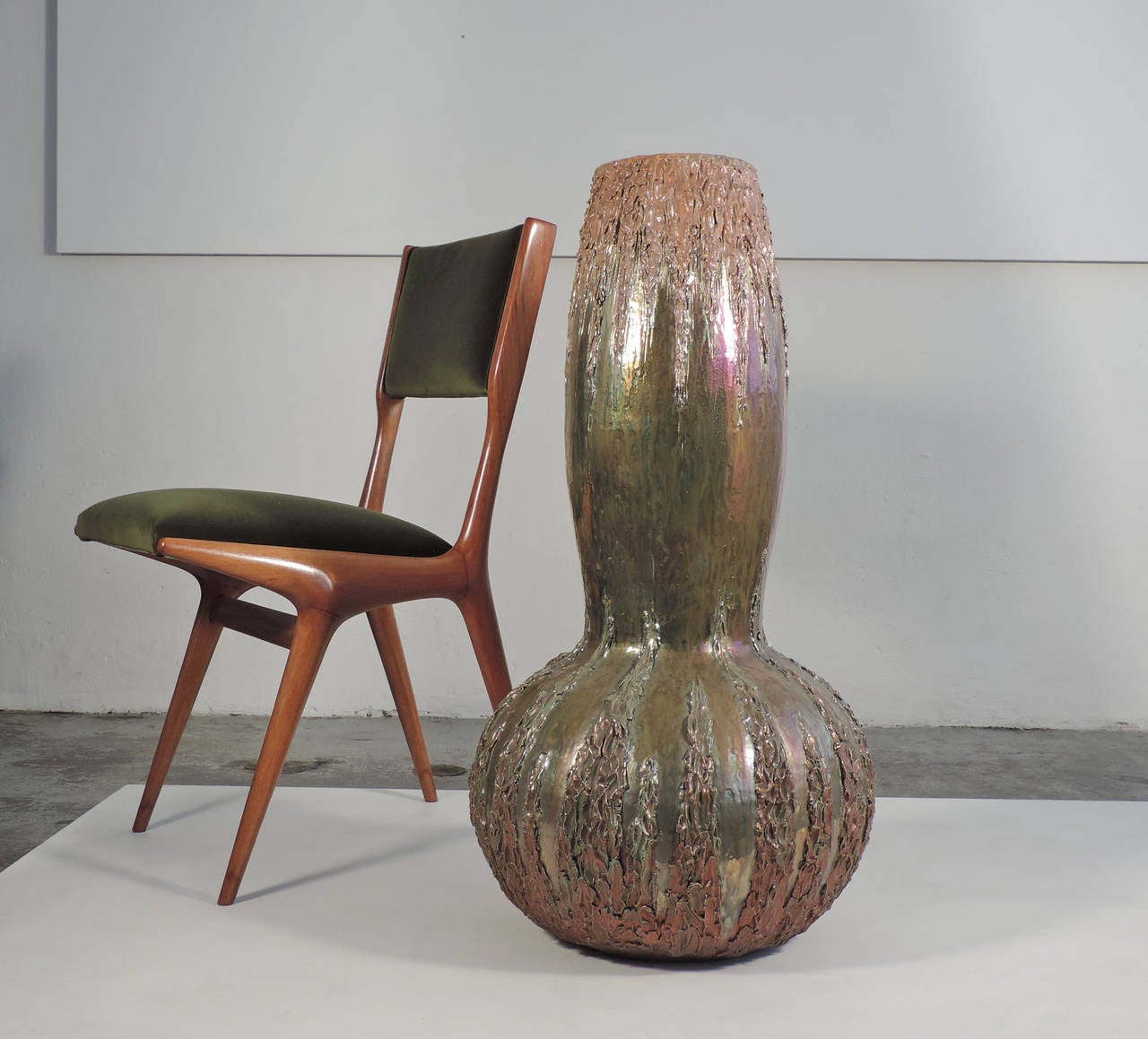 Milieu du XXe siècle Vase monumental irisé de Vittoria Mazzotti Albisola, Italie, années 1950 en vente
