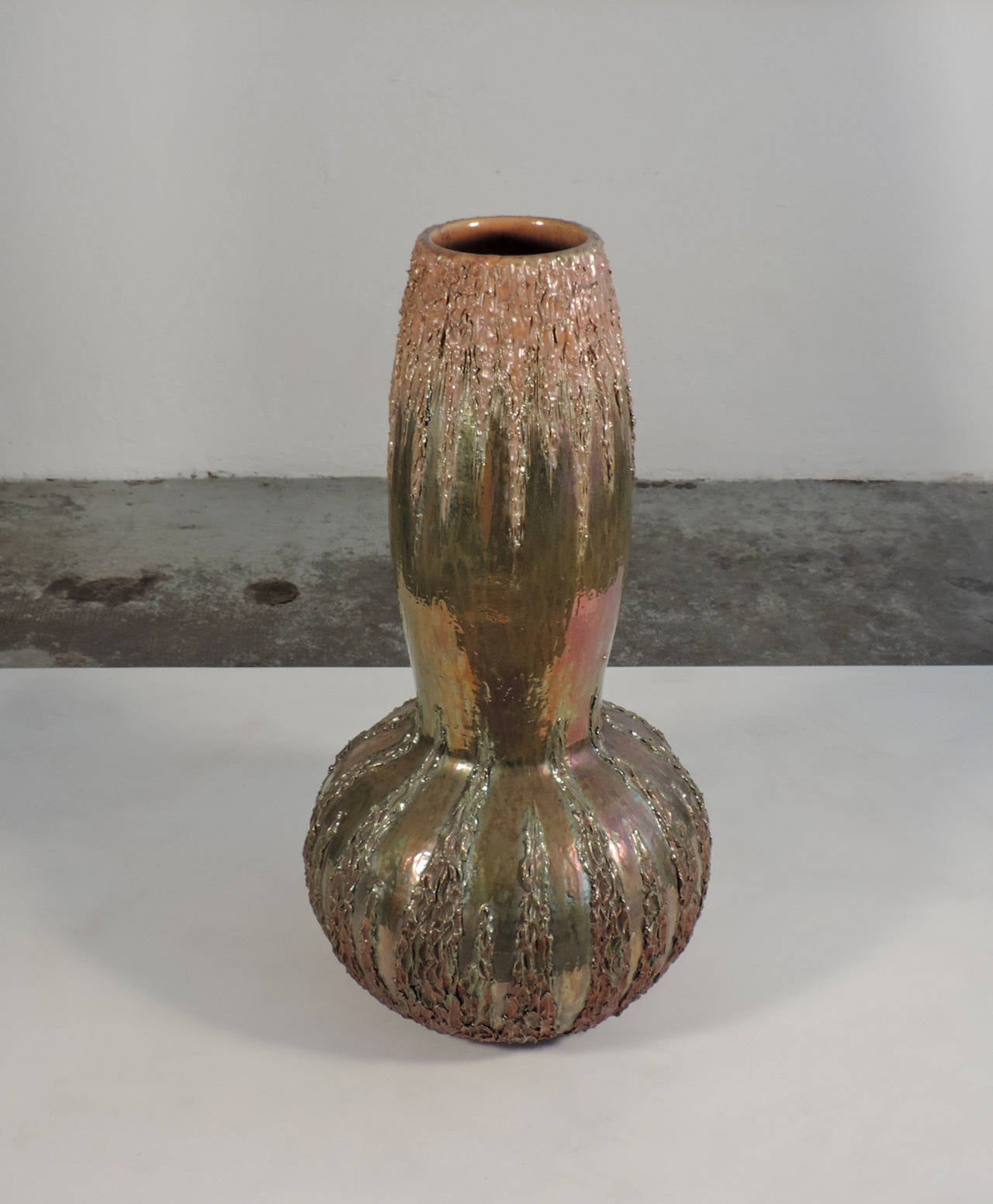 Vittoria Mazzotti Albisola Monumental Iridescent Vase, Italy 1950s In Good Condition For Sale In Milan, IT