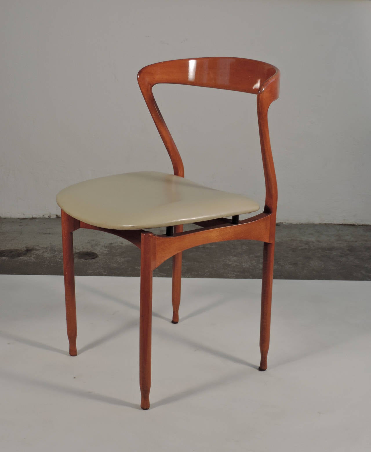 Splendid Set of Six Surreal Dining Chairs In Excellent Condition In Milan, IT