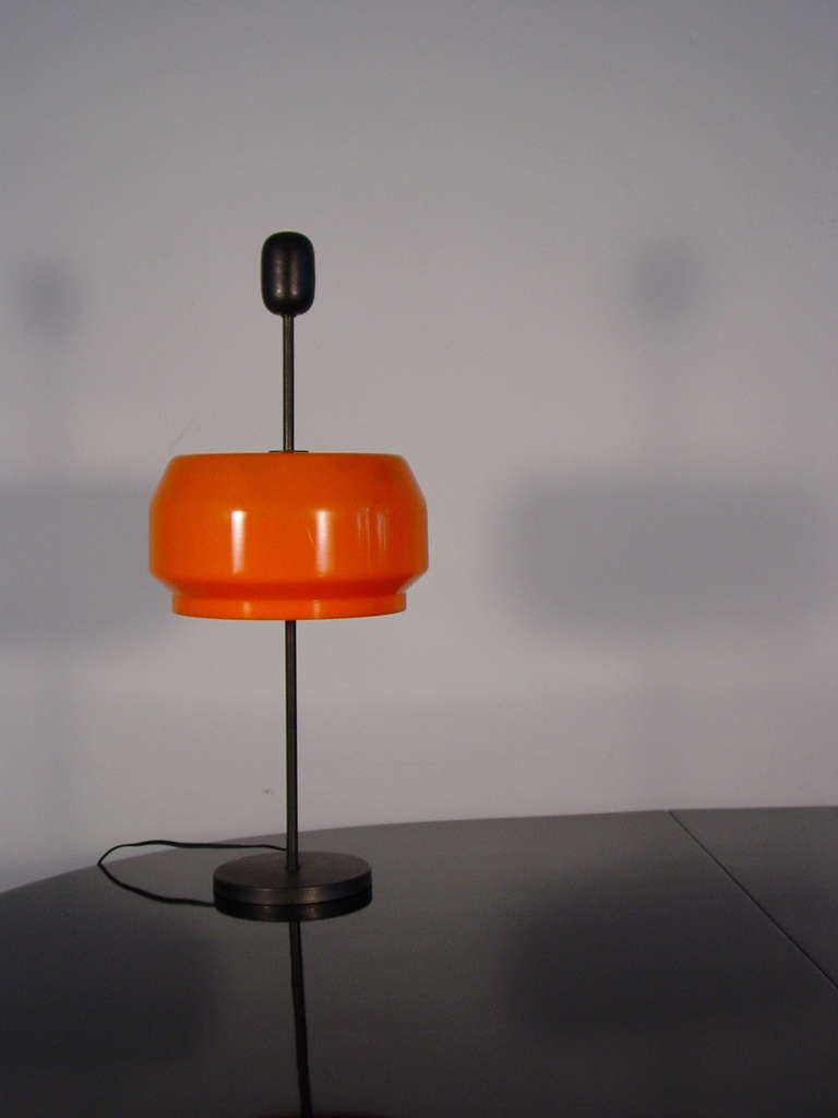 Seltene GP & A Monti-Tischlampe für Kartell (Moderne der Mitte des Jahrhunderts) im Angebot