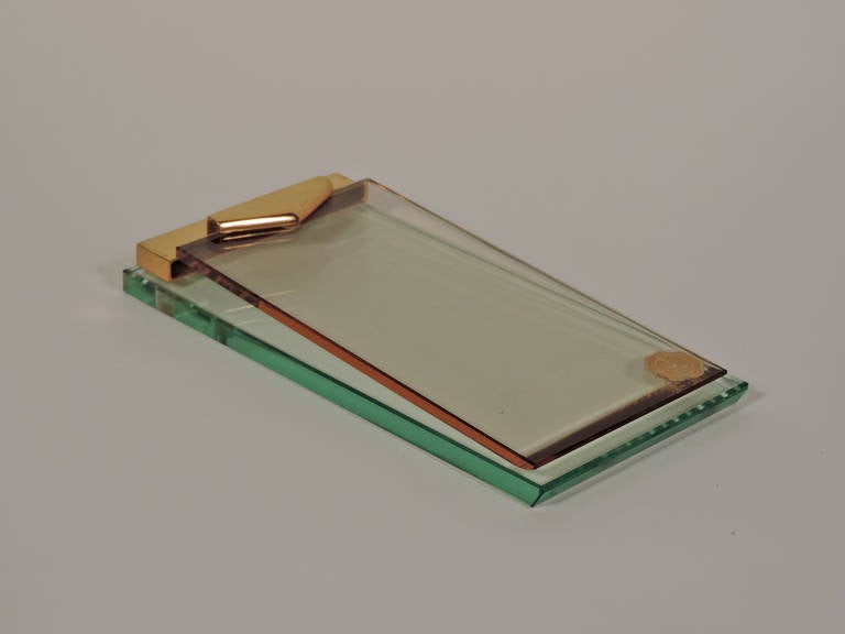 A beautiful Fontana Arte two-colored glass notepad.
Original label.