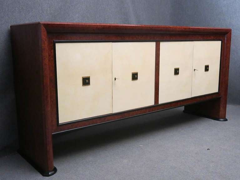 Art Deco Maple Wood and Parchment Italian Sideboard, 1940 In Excellent Condition In Rome, IT