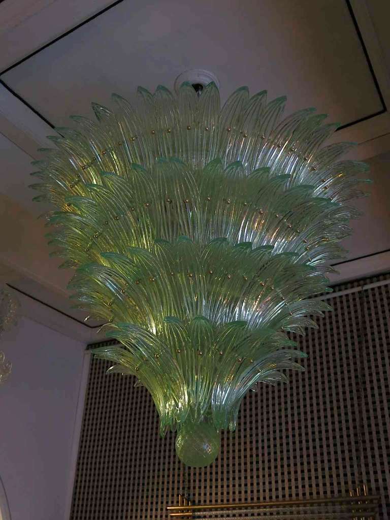 Green Hope Chandelier Attributed to Mazzega In Excellent Condition In Rome, IT