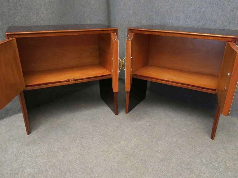 Couple of 1940s Parchment and Walnut Art Deco Nightstands In Excellent Condition In Rome, IT