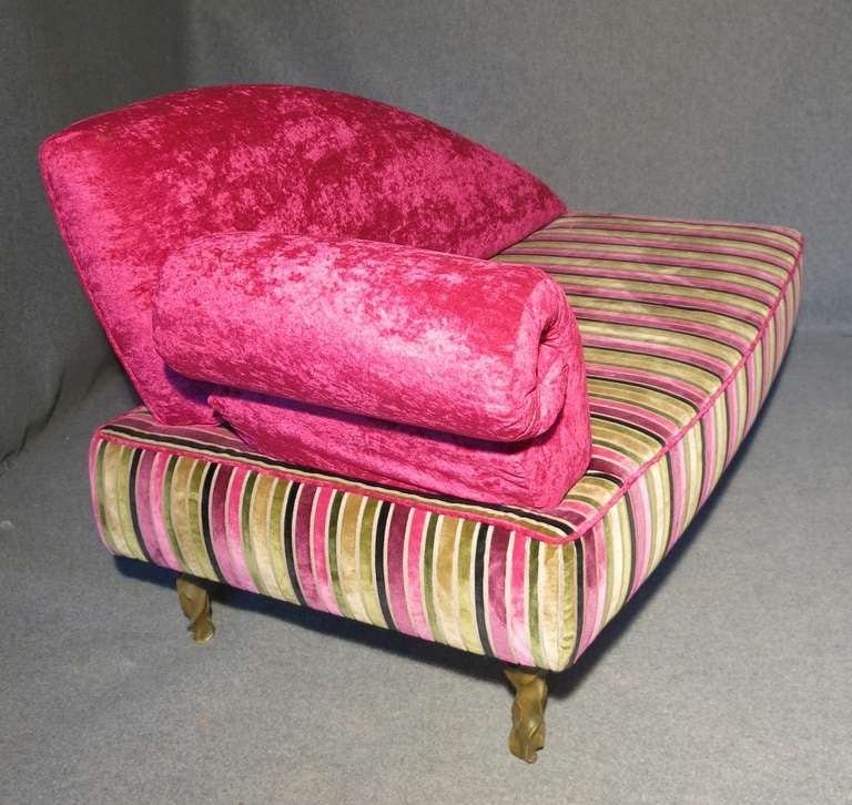 1940s Velvet Pink Shocking Italian Art Deco Sofa In Excellent Condition In Rome, IT