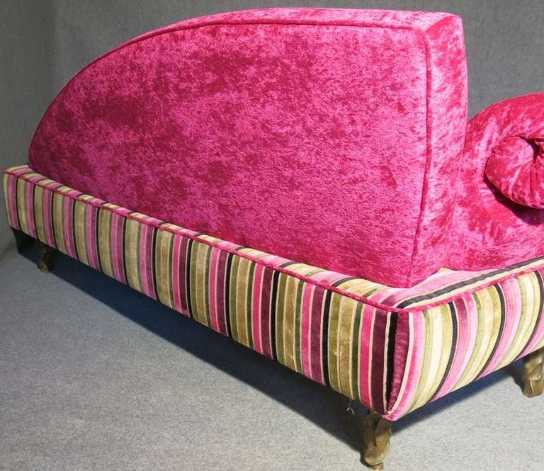 Mid-20th Century 1940s Velvet Pink Shocking Italian Art Deco Sofa