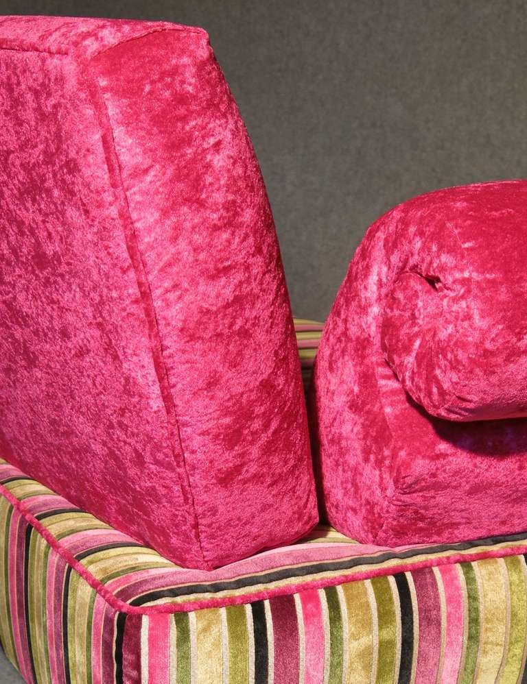 1940s Velvet Pink Shocking Italian Art Deco Sofa 3