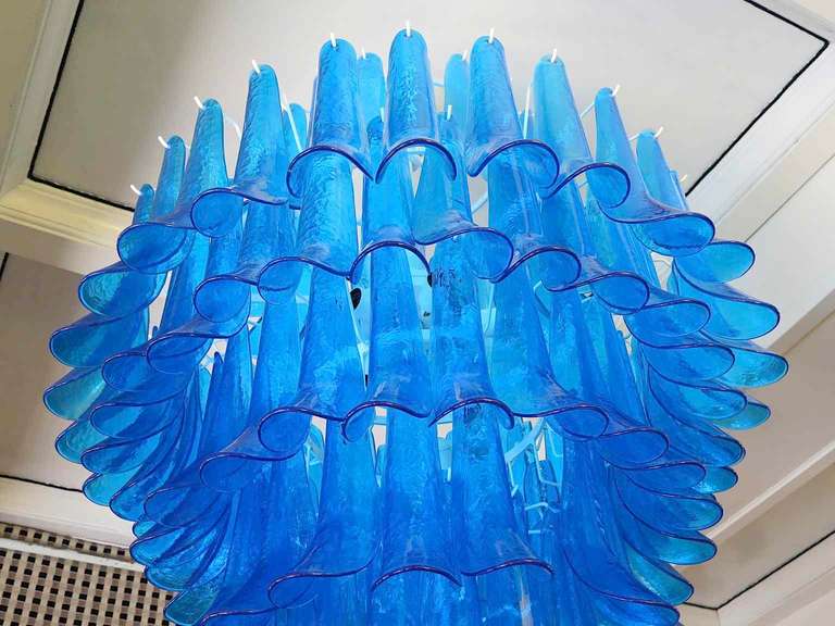 Mazzega 1970 Murano Round Blue Color Mid-Century Chandelier In Excellent Condition In Rome, IT