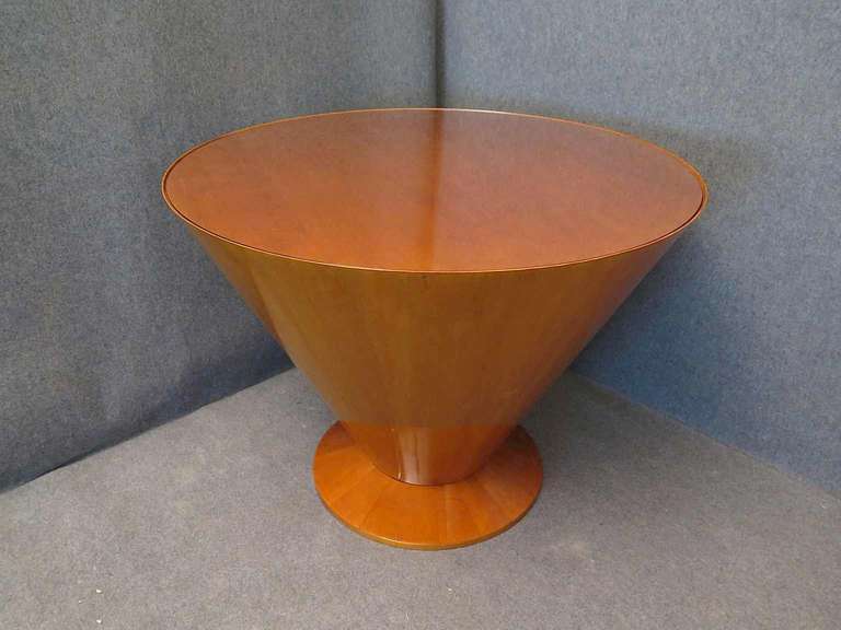 Art Deco Round Maplewood and Glass Italian Card and Tea Table, 1920 In Excellent Condition In Rome, IT