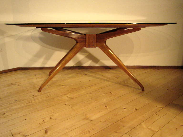 A Stunning 1950's Italian-florentine Sculptured Solid Walnut Table By Architect Tempestini - In Excellent Condition For Sale In Firenze, Toscana