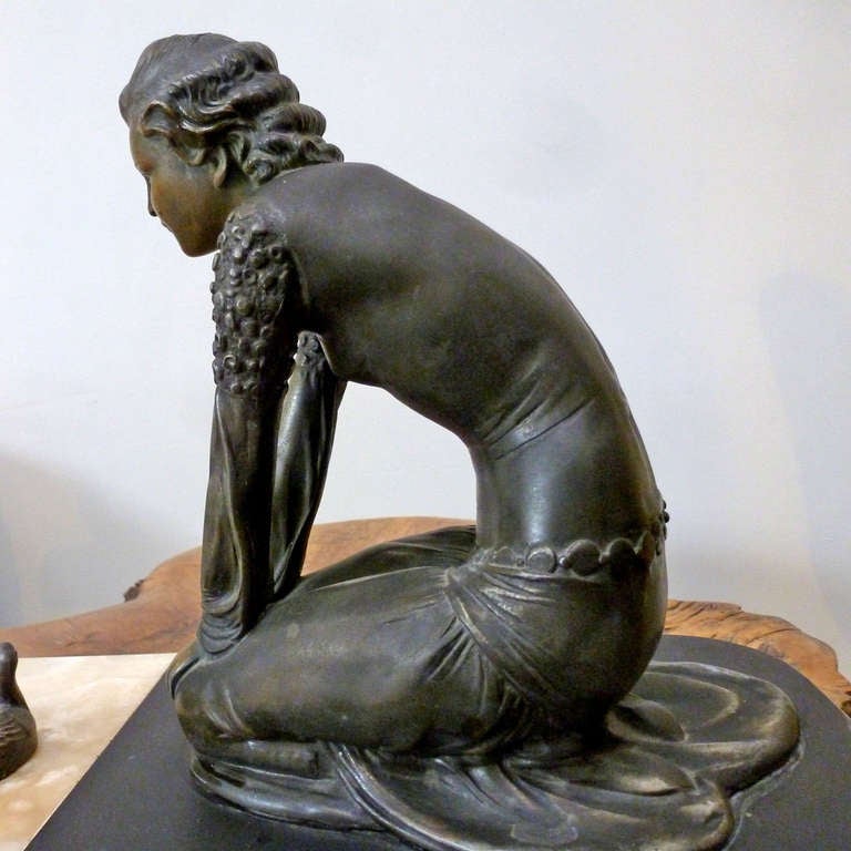 Art Deco Patinated Spelter and Marble Sculpture, by  Menneville (FRANCE) In Good Condition For Sale In Mexico City, D.F.