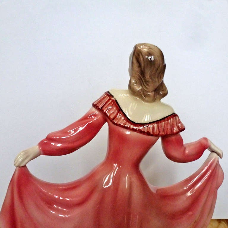 1940'S  Goldscheider  Figure In Excellent Condition For Sale In Mexico City, D.F.