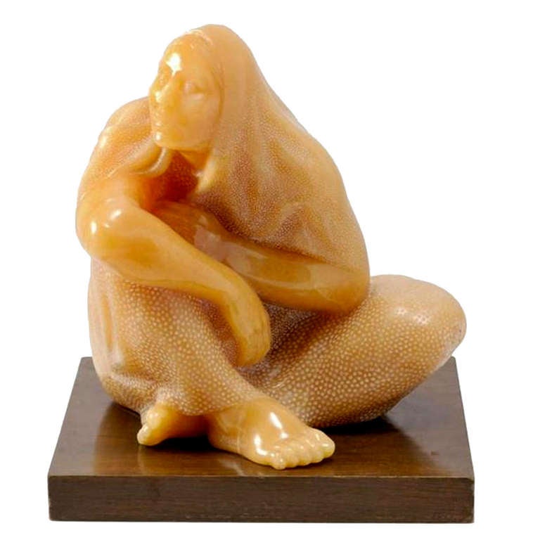 Younger brother of internationally renowned Felipe Castañeda, Victor Hugo followed his footsteps and has made a significant career as a sculptor, with pieces much like Francisco Zuñiga.
Hand carved in beautiful Onyx peach colour.