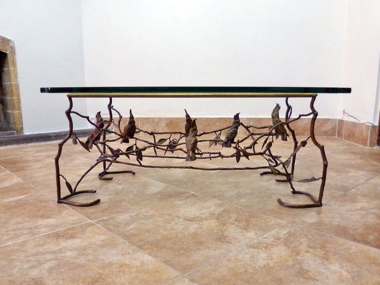 Giacometti sculpture style table, bronze and brass, in excellent condition, with glass on top, with six birds. Measurements without glass here.