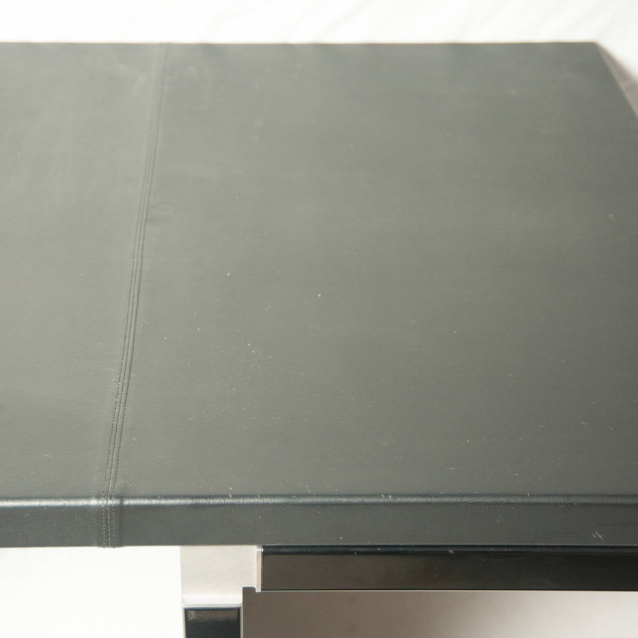 Modern Lacquered and Leather Top Desk by Carlo Scarpa For Sale