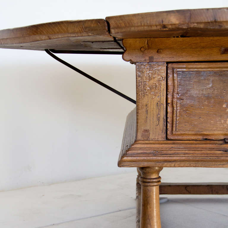 Spanish Colonial 17th Century Drop-Leaf Chestnut Dining Table