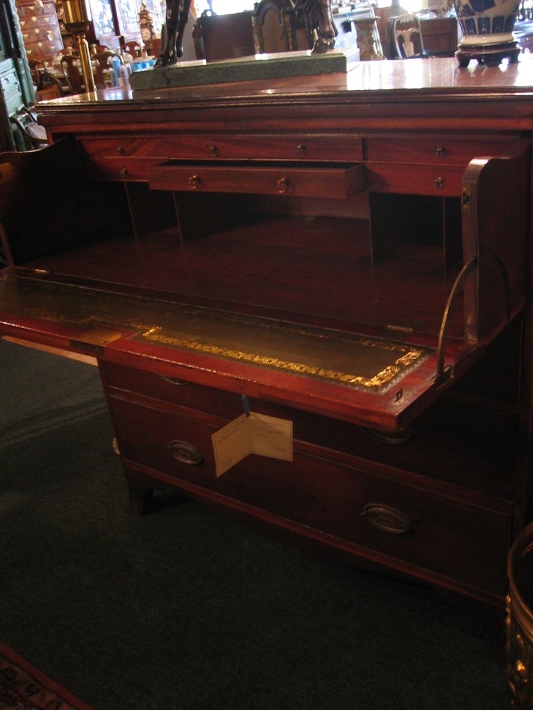 Early 19th c. Chippendale English Butlers Desk In Good Condition For Sale In Savannah, GA