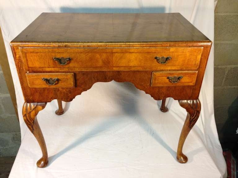 English Early 20th century Queen Anne lowboy For Sale