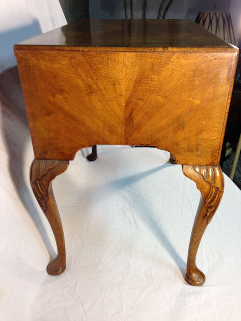 Early 20th century Queen Anne lowboy For Sale 1