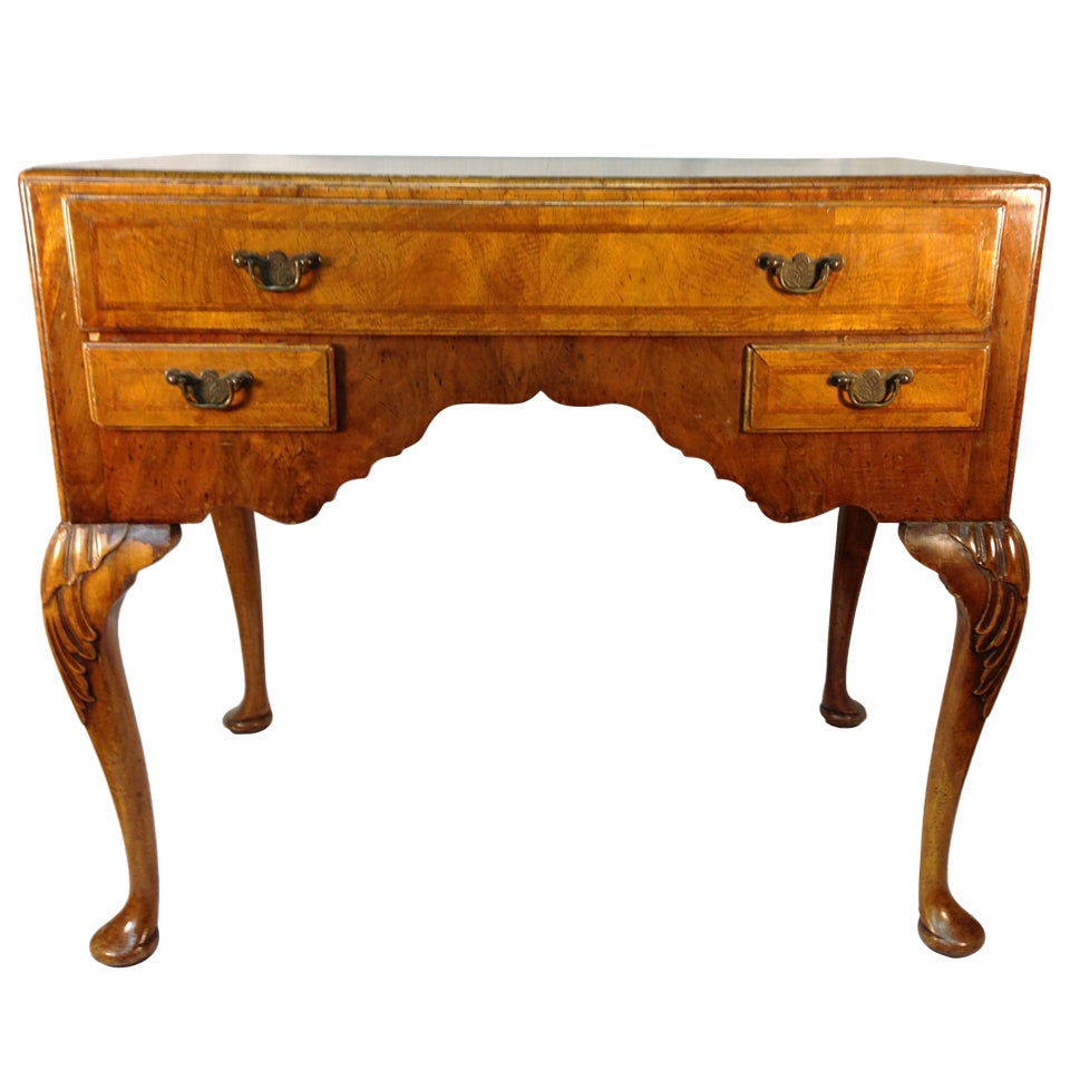 Early 20th century Queen Anne lowboy For Sale