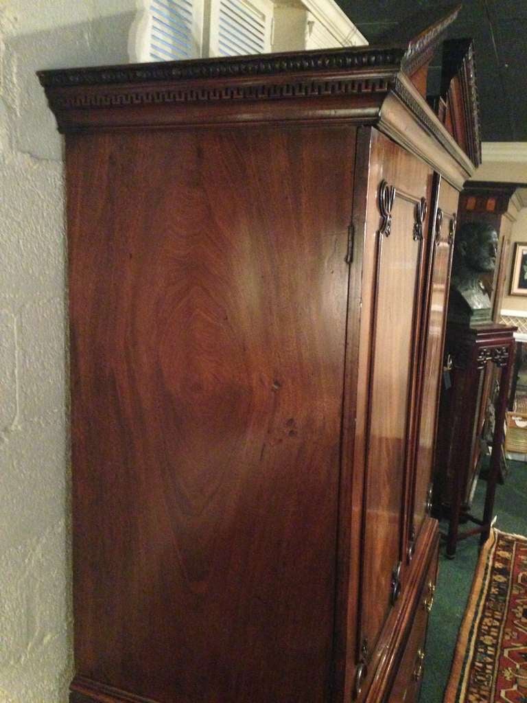 Late 18th c. George III Mahogany Linen Press For Sale 3