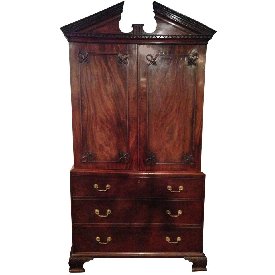 Late 18th c. George III Mahogany Linen Press For Sale