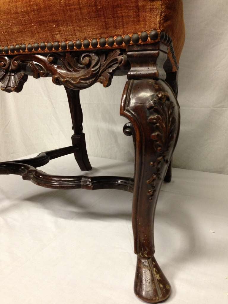 19th c. Set of 4 English Oak Carved Chairs In Good Condition For Sale In Savannah, GA
