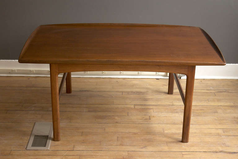 A solid teak coffee table designed by Folke Ohlsson and manufactured by Tingströms of Sweden.

Referred to as the 