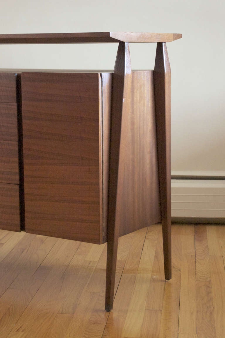 Italian Walnut Credenza Model No. 2154 by Bertha Schaefer for Singer & Sons 1