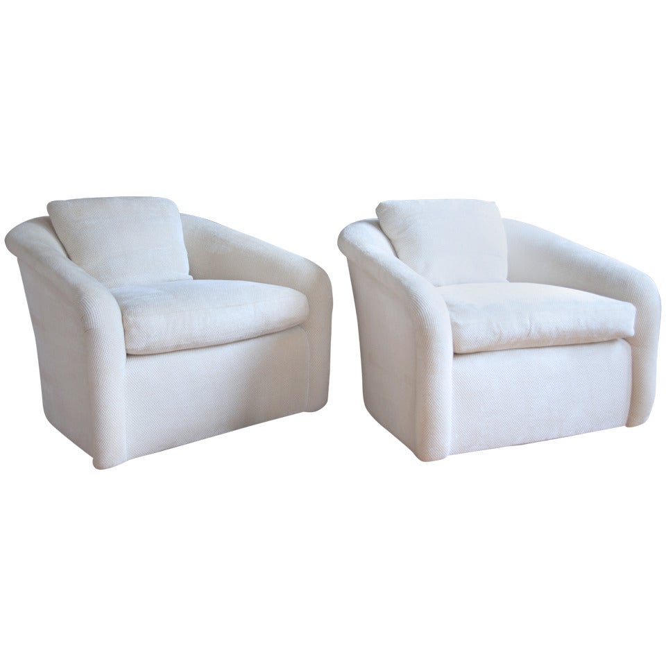 Pair of Barrel-Back Swivel Chairs in the Style of Milo Baughman