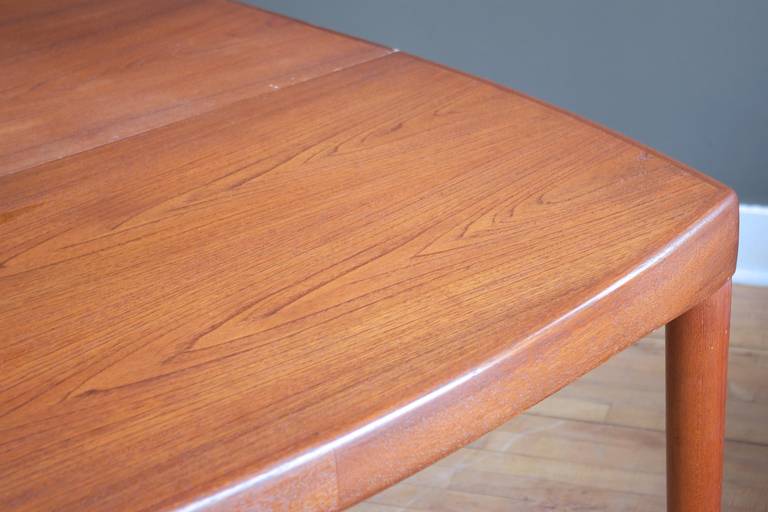Teak Dining Table by H. W. Klein for Bramin Møbler In Good Condition In Cambridge, MA