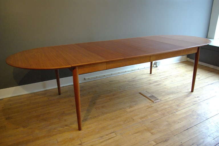 Arne Vodder for George Tanier Teak Drop-Leaf Dining Table In Excellent Condition In Cambridge, MA