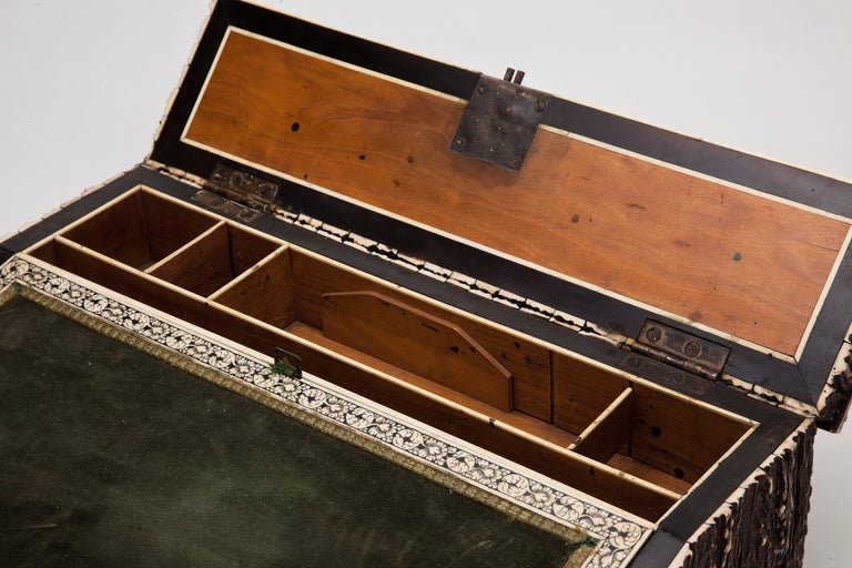 A Large Veneered Stag Horn Writing Slope India C.1850 In Excellent Condition In London, GB
