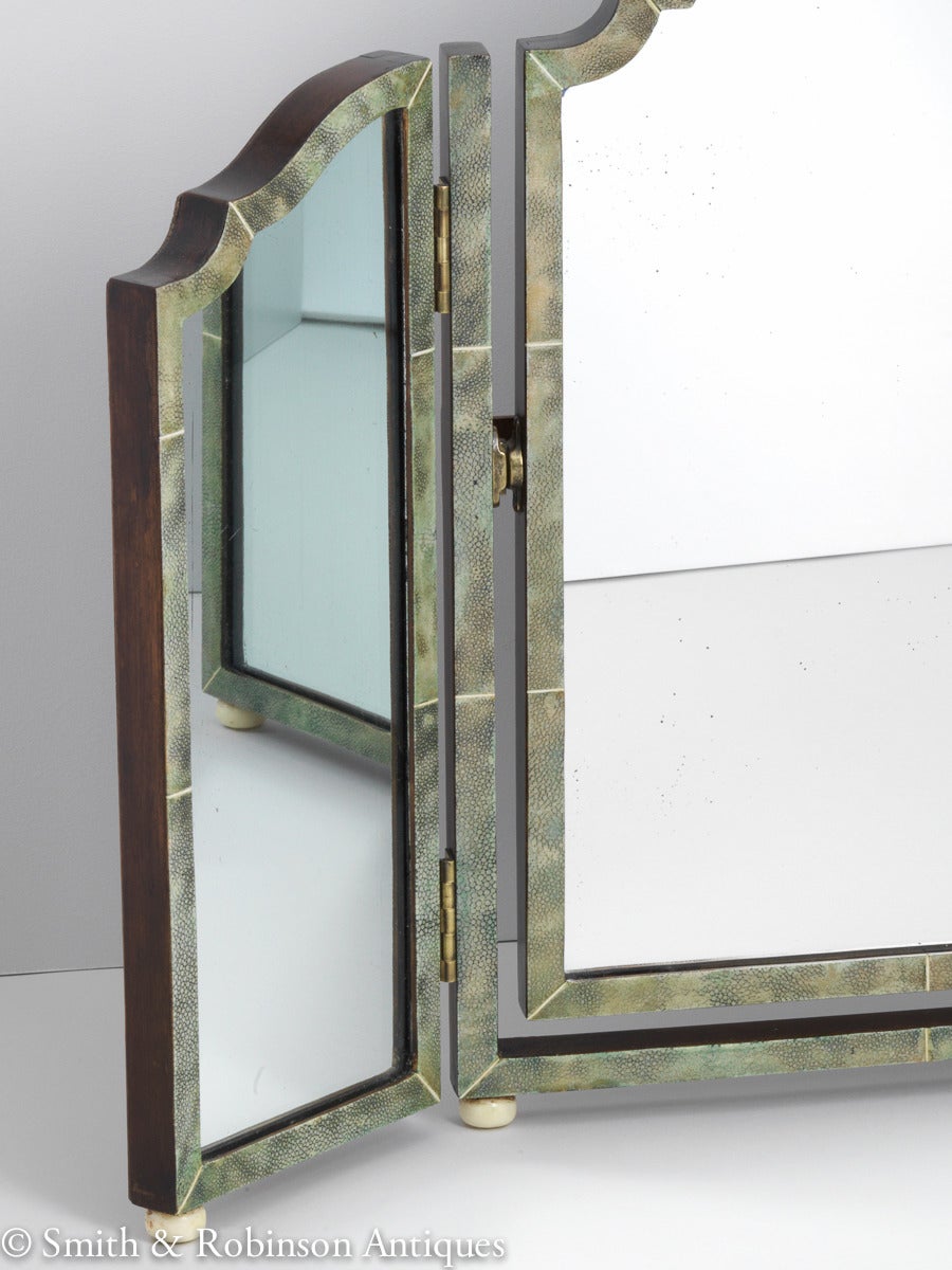 Beautiful Art Deco Three-Fold Shagreen Vanity Mirror, circa 1930 In Excellent Condition In London, GB