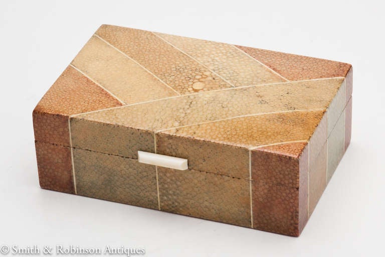 A Beautiful Geometric Art Deco Shagreen Box English c.1925