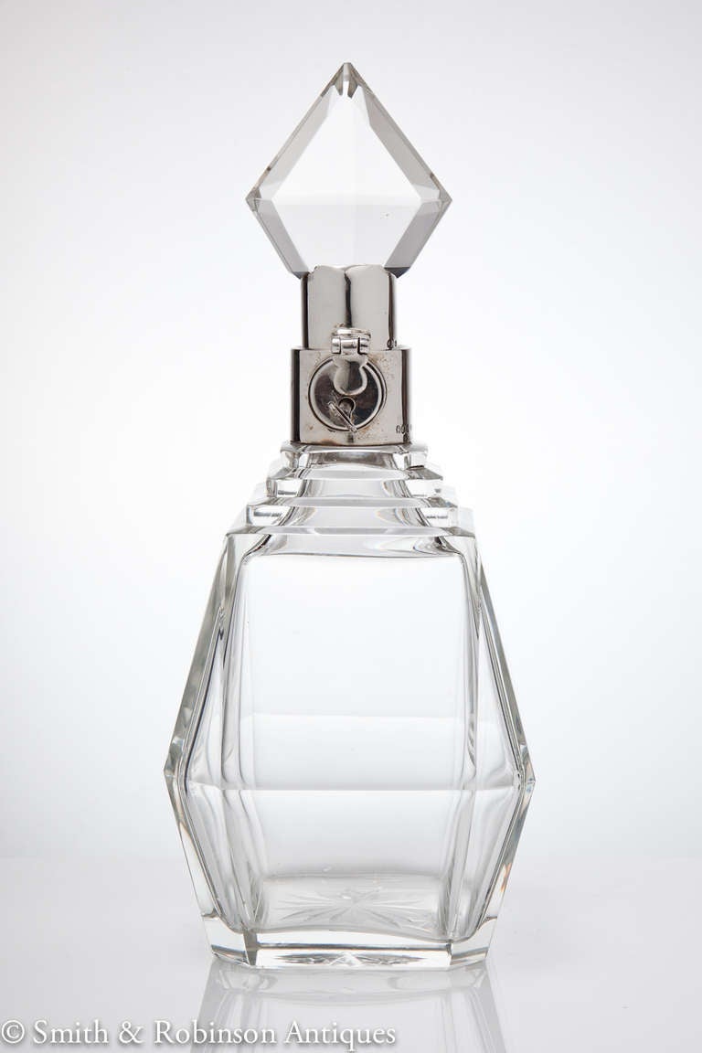 Superb English Art Deco Locking Decanter by Hukin & Heath In Excellent Condition In London, GB