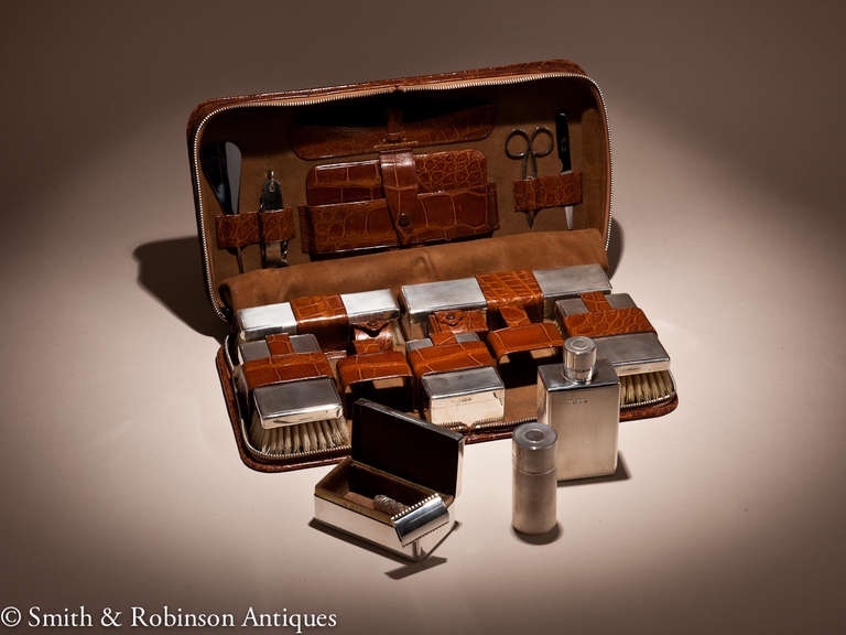 English Gents Travelling Case & Grooming Set by Mappin & Webb Dated, London, 1936 3