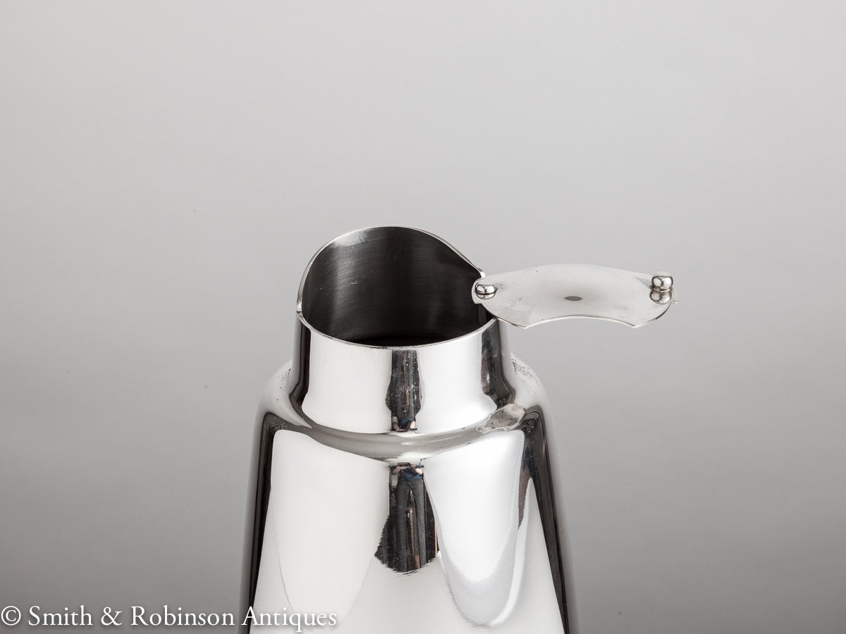 Great Size and Quality Silver Tiffany & Co. Cocktail Shaker, circa 1930 1