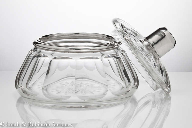 Attractive French Art Deco Glass and Silver Lidded Bowl In Excellent Condition In London, GB