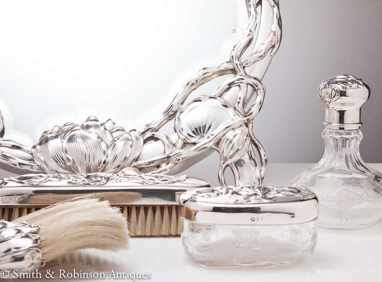 An Exceptional Fine Silver Art Nouveau Vanity Suite by Max Gedlicka c.1890 In Excellent Condition In London, GB