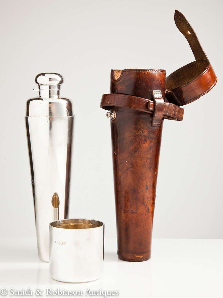 Unusual Silver Hunting Flask with Cup and Leather Case, London, 1902 2