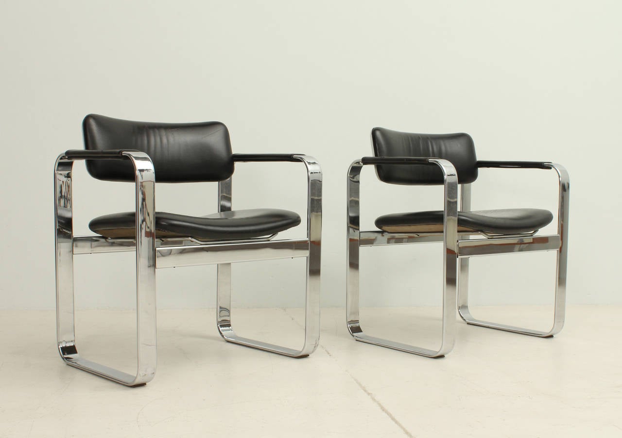 Eero Aarnio Sessel aus Chrom und Leder 4