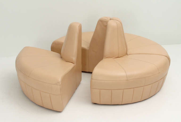 Round Italian Sofa in Flesh Leather 2